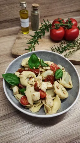 Italienischer Tortellini-Salat